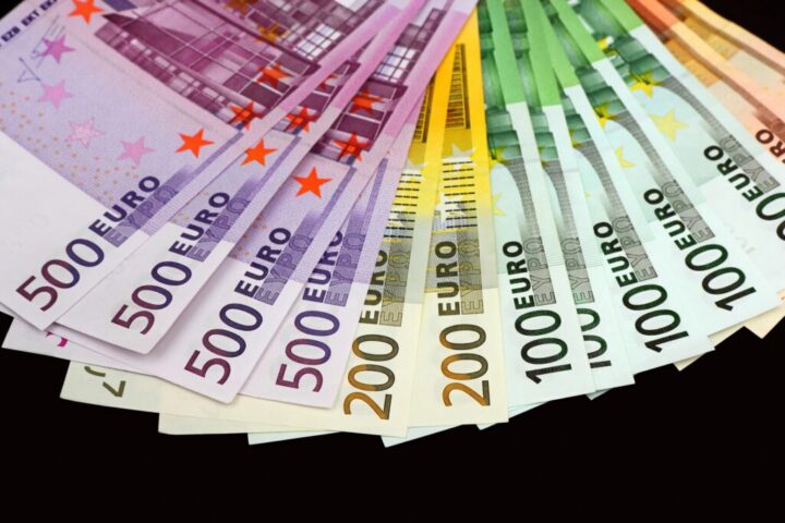 euro bani 1 1024x683 1