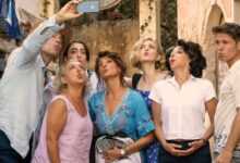 Review „Nuntă à la grec 3”. Grecia, o continuă surpriză în noul film cu Nia Vardalos și John Corbett